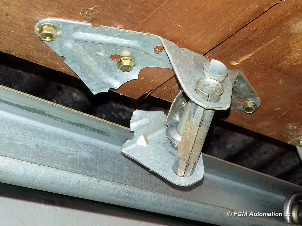 Broken Garage Door Hinge in Roodepoort