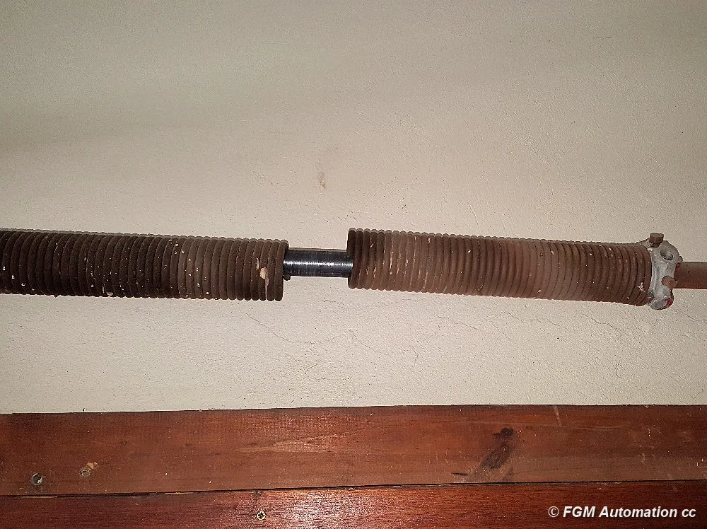 Broken garage door springs in Roodepoort